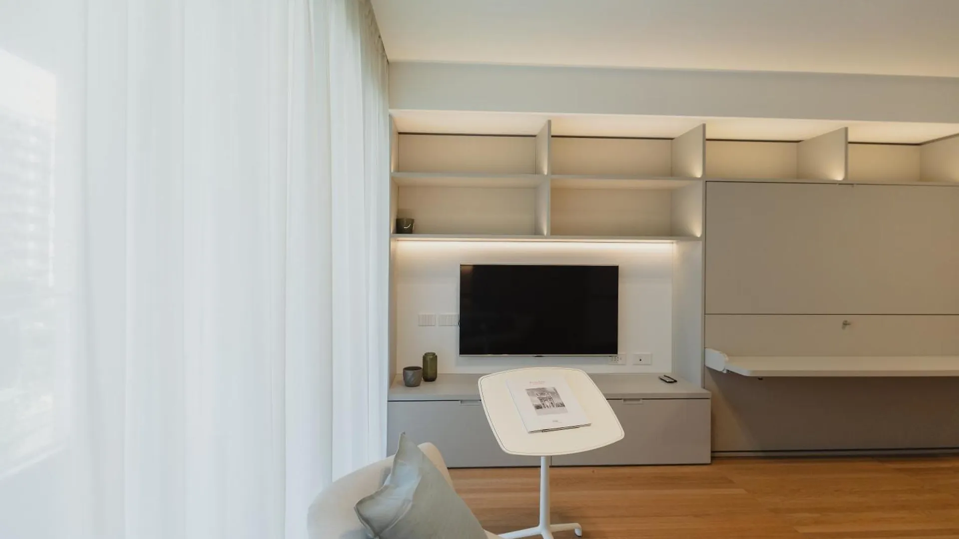 Gohost - Stylish Apartment 10 Min From Central Station Milan